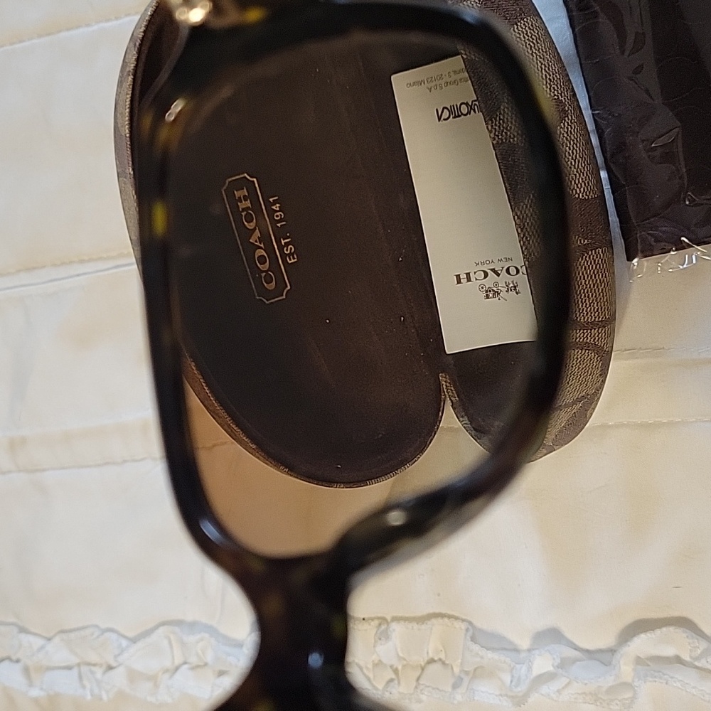 Coach Bridget Tortoise Legacy Stripe Sunglasses Polarized With Brown Case - Picture 7 of 7